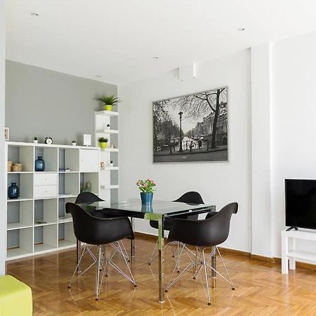 Apartamento Sunlit 2Br Oasis In Metaxourghio 3Min From Metro Atenas Exterior foto