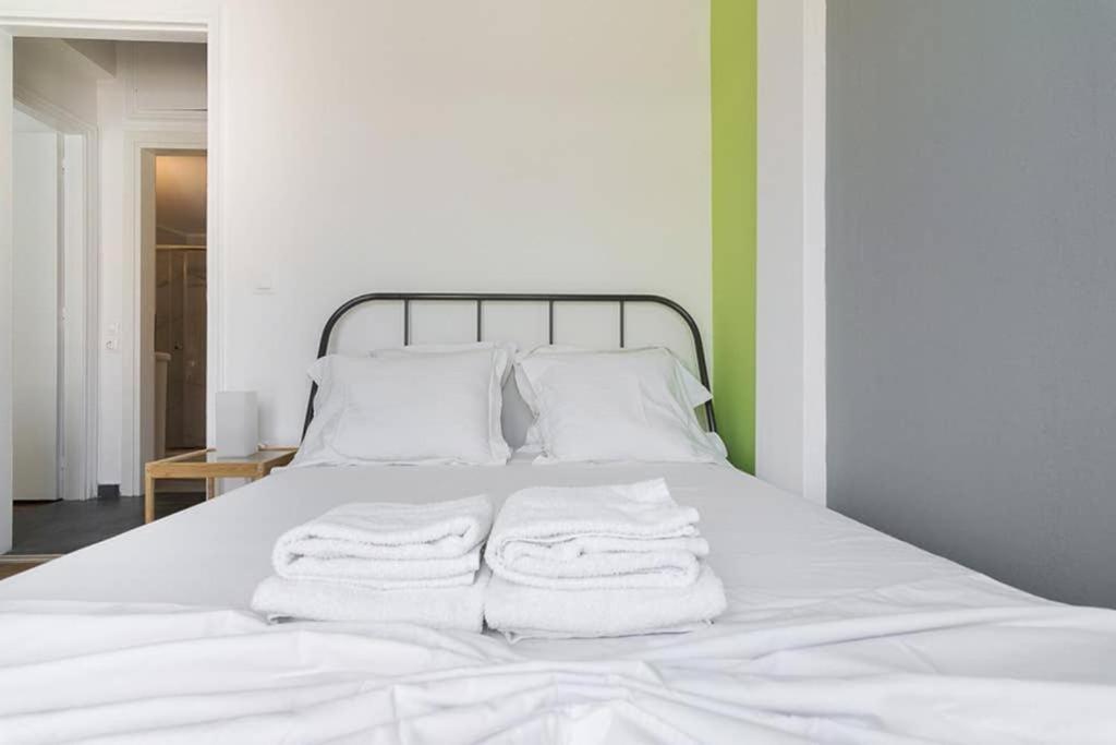 Apartamento Sunlit 2Br Oasis In Metaxourghio 3Min From Metro Atenas Exterior foto