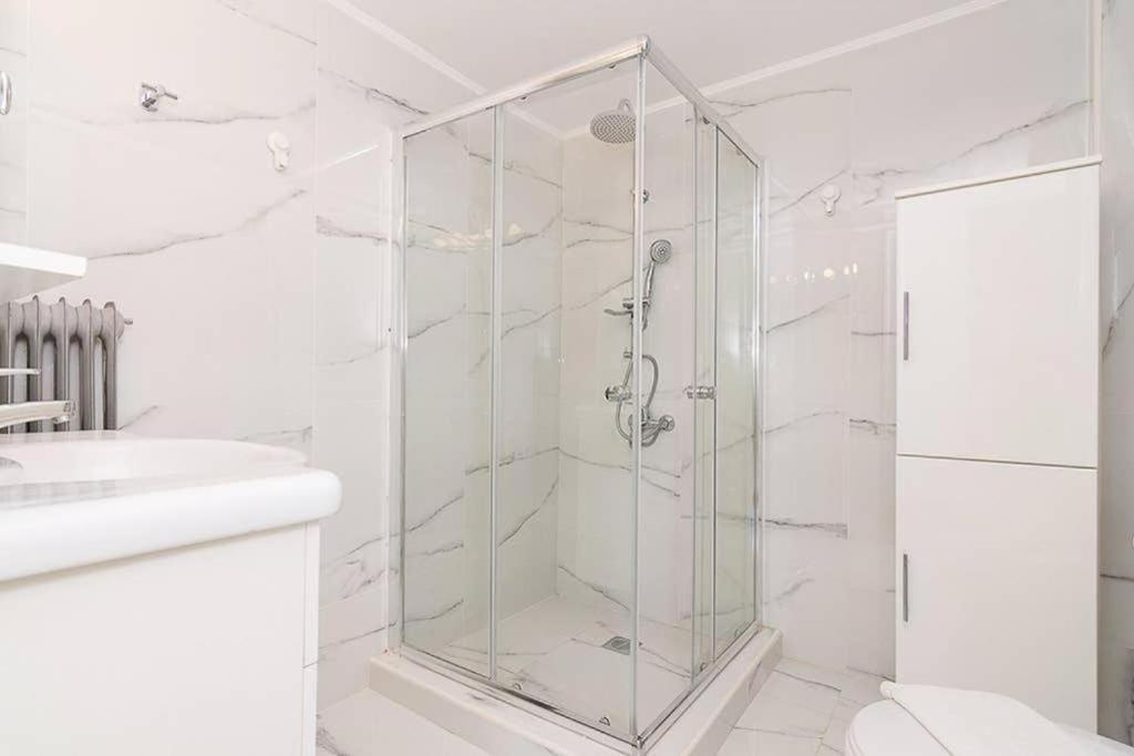 Apartamento Sunlit 2Br Oasis In Metaxourghio 3Min From Metro Atenas Exterior foto