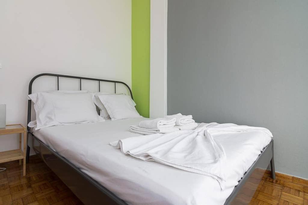 Apartamento Sunlit 2Br Oasis In Metaxourghio 3Min From Metro Atenas Exterior foto
