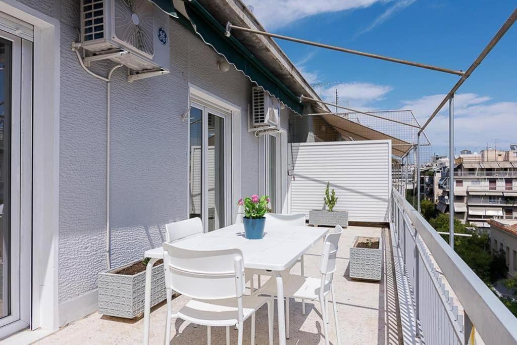 Apartamento Sunlit 2Br Oasis In Metaxourghio 3Min From Metro Atenas Exterior foto